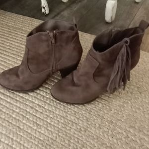 🦧 BONGO Brown Suede fringe ankle Bootie 7.5🦧